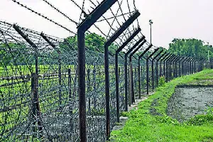 Border Fencing In Punjabi Bagh